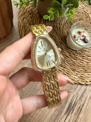 Üçgen Gümüş İçi Gold Tasarım Taşlı Kadın Kol Saati