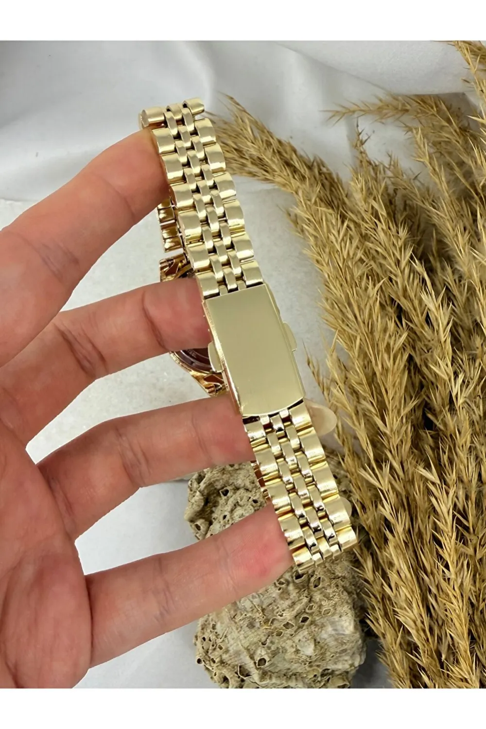 Yuvarlak İçi Yeşil Gold Kadın Kol Saati — görsel 3