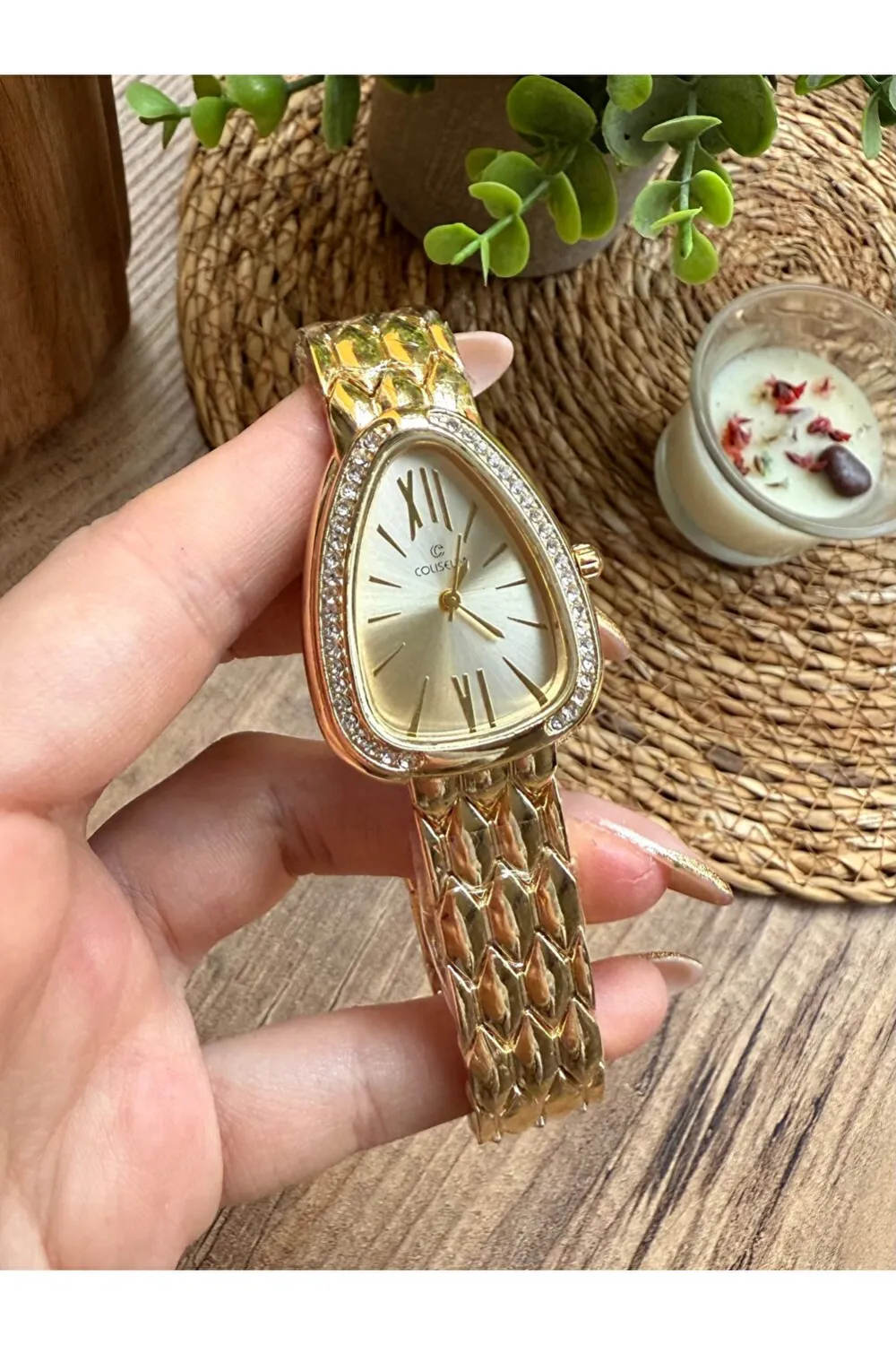 Üçgen Gümüş İçi Gold Tasarım Taşlı Kadın Kol Saati — görsel 3