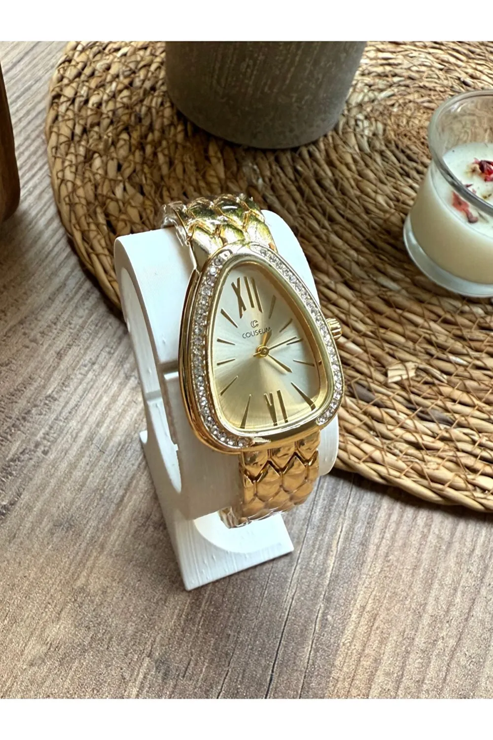 Üçgen Gümüş İçi Gold Tasarım Taşlı Kadın Kol Saati — görsel 6