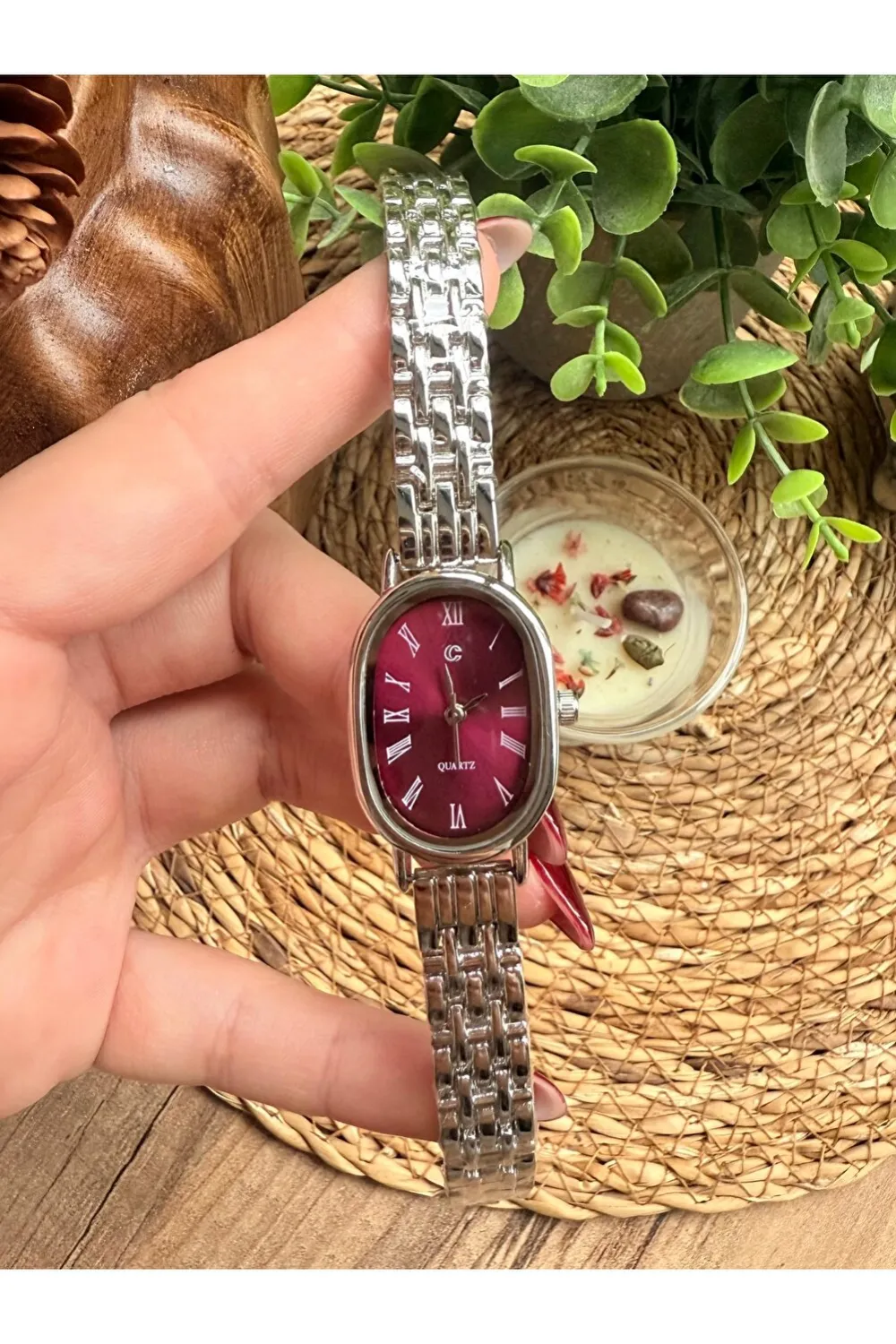 Oval Gümüş İçi Bordo Kadın Kol Saati — görsel 3