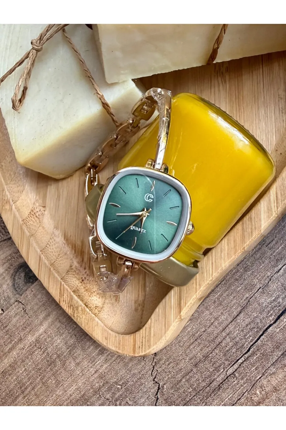 Vintage Kare Gold İçiYeşil Kadın Kol Saati — görsel 4