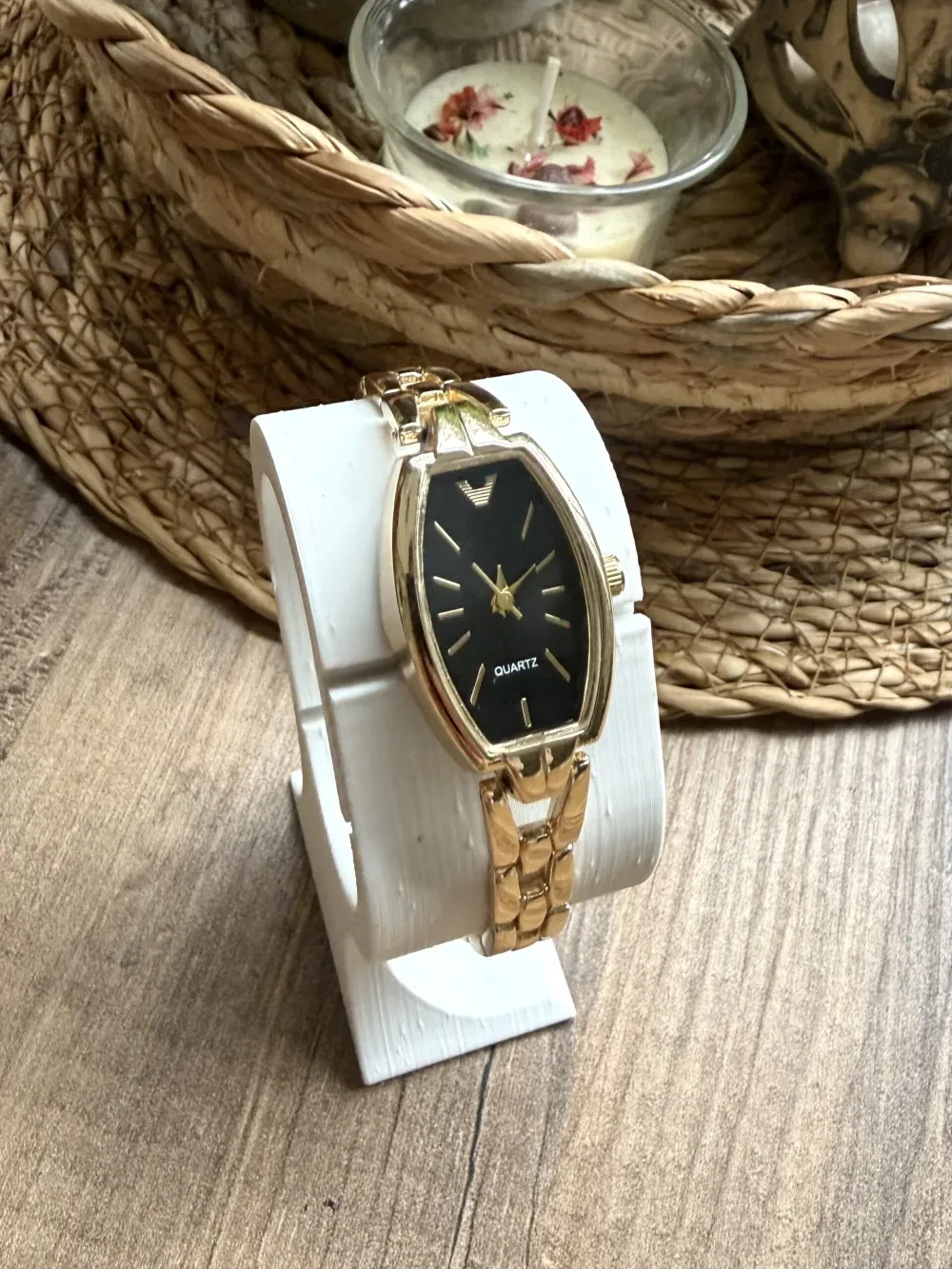 Vintage Dikdörtgen Gold İçi Siyah Kadın Kol Saati