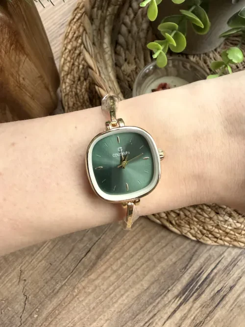 Vintage Kare Gold İçiYeşil Kadın Kol Saati