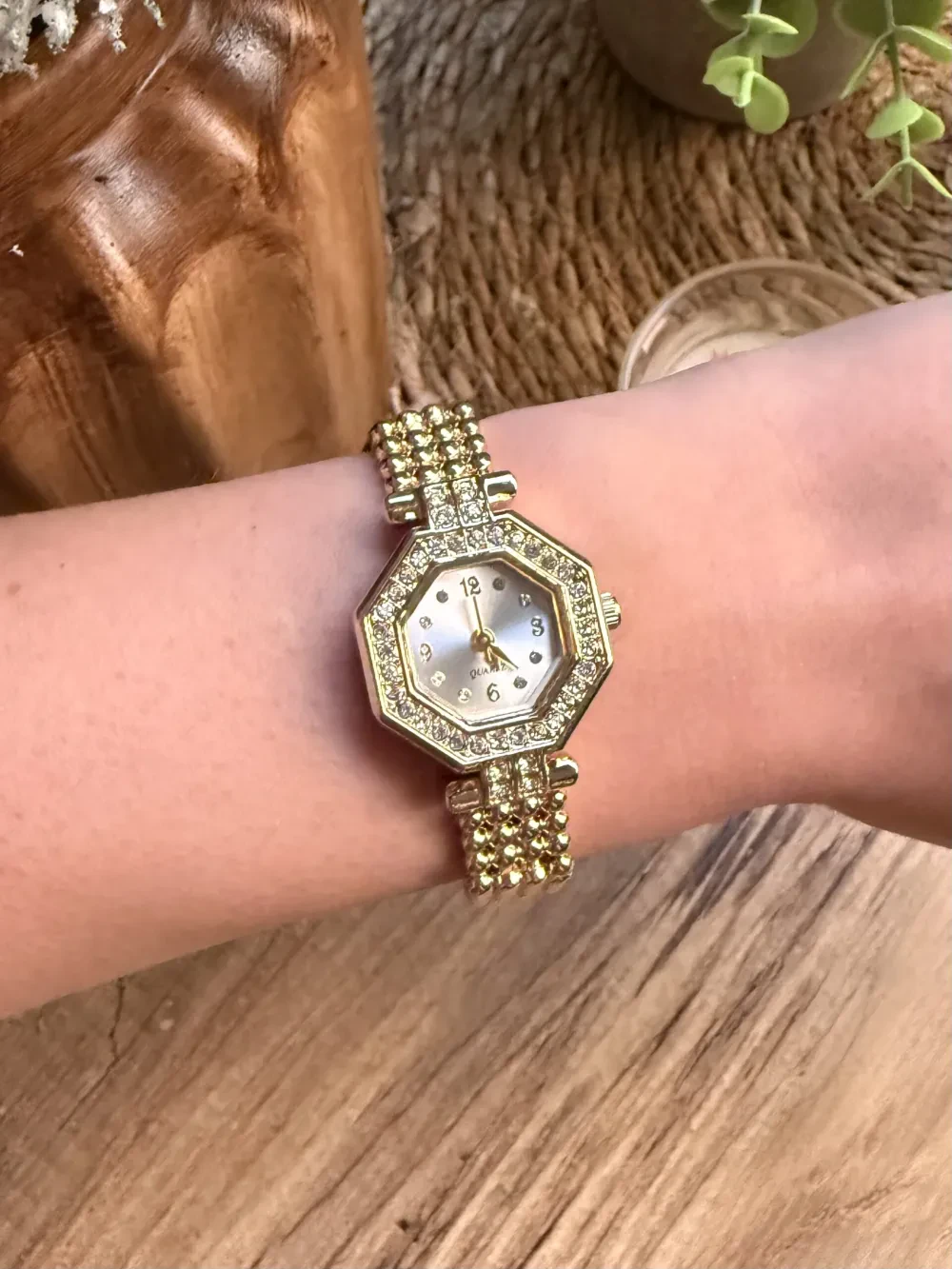 Vintage Taşlı Gold İçi Gold Kadın Kol Saati