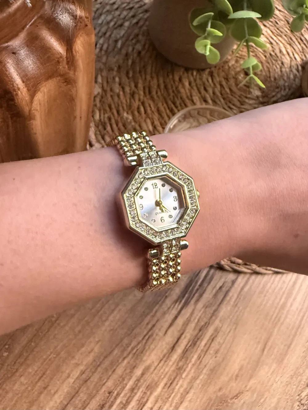 Vintage Taşlı Gold İçi Gold Kadın Kol Saati