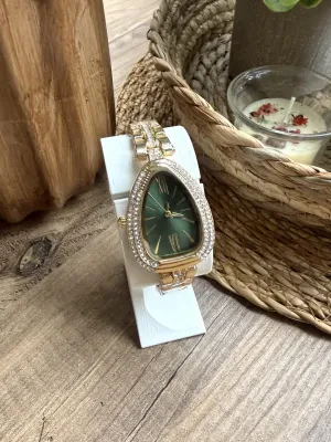 Üçgen Taşlı Gold İçi Yeşil Kadın Kol Saati