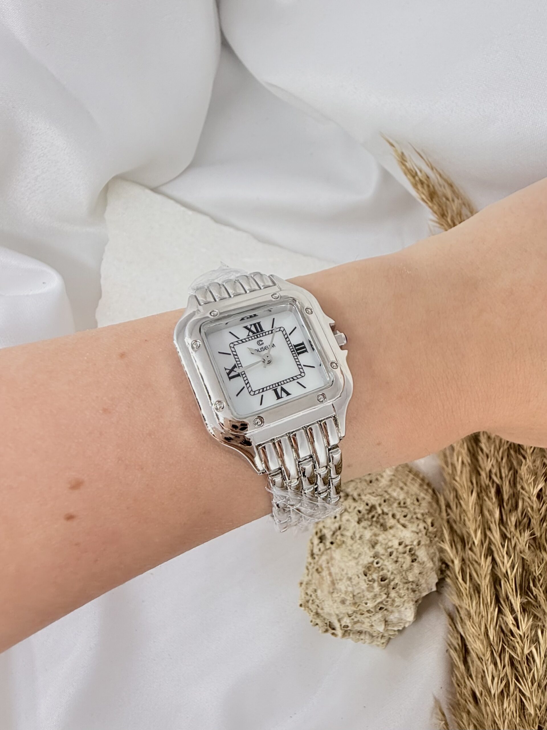 Retro Vintage Kare Roma Rakamlı Gümüş İçi Beyaz Kadın Kol Saati