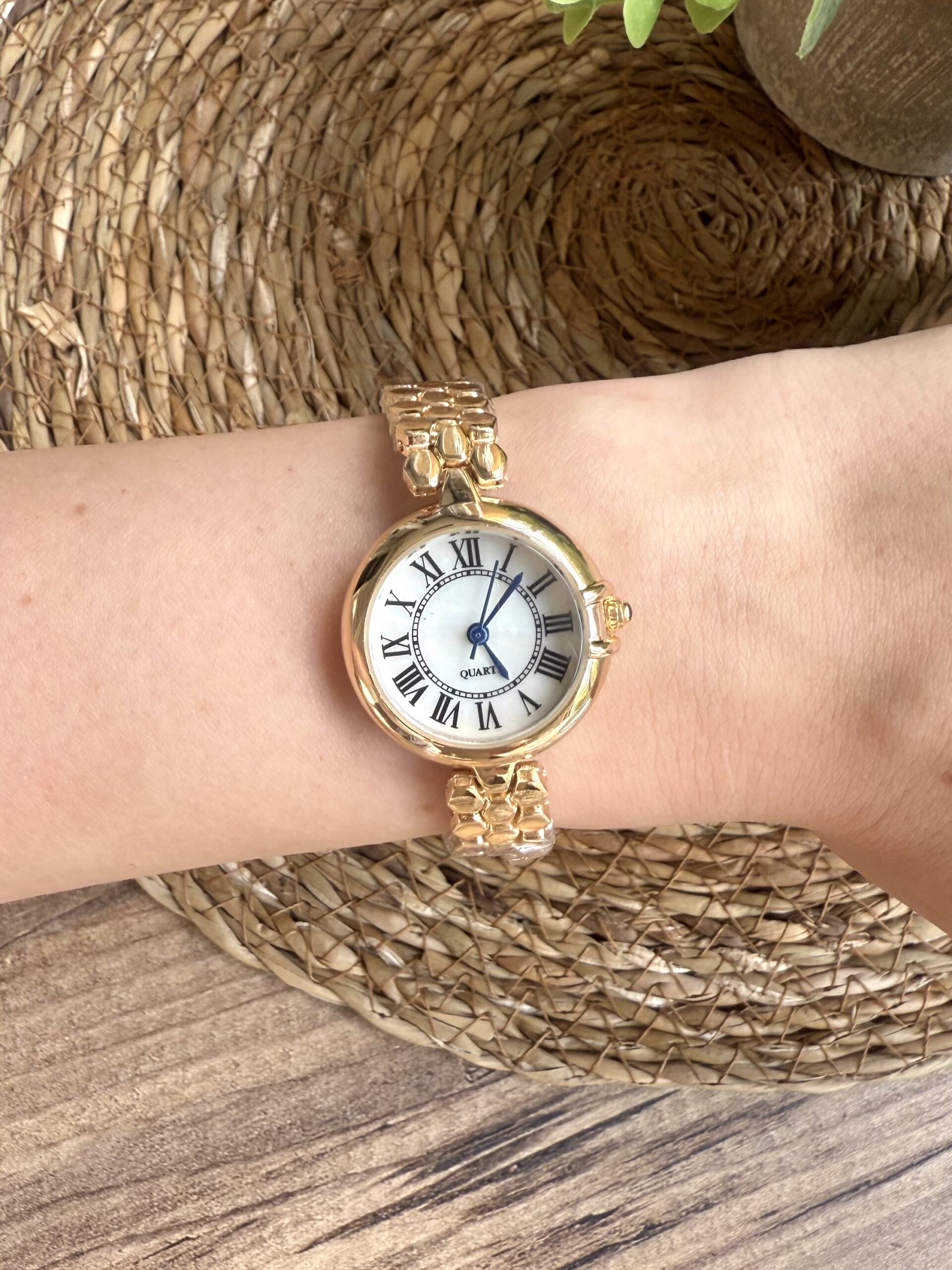 Roma Rakamlı Gold İçi Beyaz Kadın Kol Saati